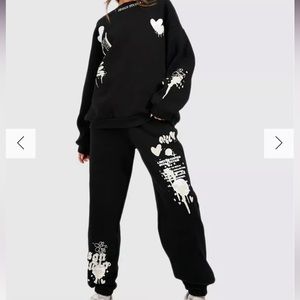 Boohoo Graffiti Print Black and White Crew Neck Sweatshirt and Sweatpants Set